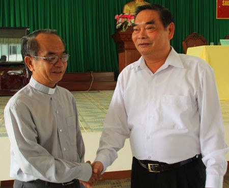 Вьетнамские депутаты встретились с избирателями страны - ảnh 1
