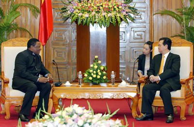 Премьер-министр Нгуен Тан Зунг принял послов Монголии и Нигерии во Вьетнаме - ảnh 2