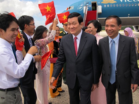 Президент СРВ Чыонг Тан Шанг посетил посольство Вьетнама в Мьянме - ảnh 1