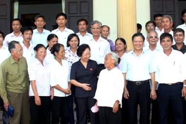 Вице-президент СРВ Нгуен Тхи Зоан встретилась с избирателями провинции Ханам - ảnh 1
