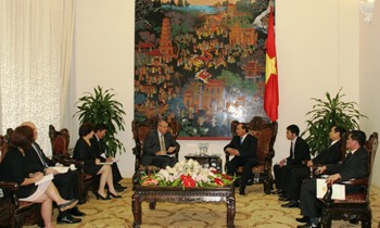 Вице-премьер СРВ Нгуен Суан Фук принял заместителя генерального секретаря ООН - ảnh 1