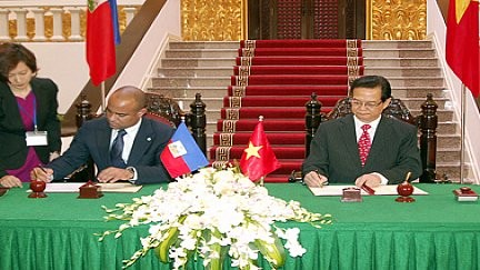 Руководители Вьетнама приняли премьер-министра Республики Гаити - ảnh 3