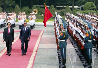 Премьер-министр Гаити Лоран Ламот завершил официальный визит во Вьетнам - ảnh 1