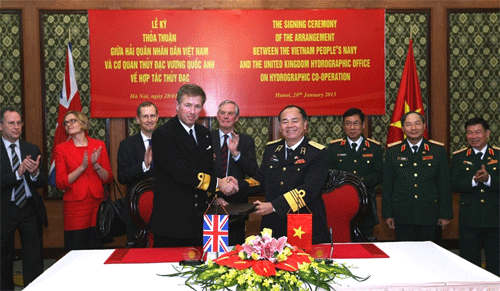 Замминистра обороны Вьетнама принял британского коллегу - ảnh 1