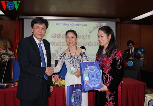 В Ханое прошла встреча с представителями вьетнамской диаспоры за границей - ảnh 2