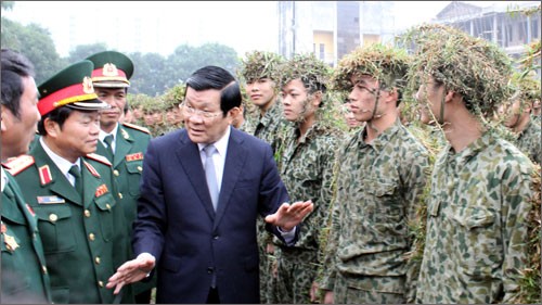 Президент Чыонг Тан Шанг посетил некоторые воинские части - ảnh 1