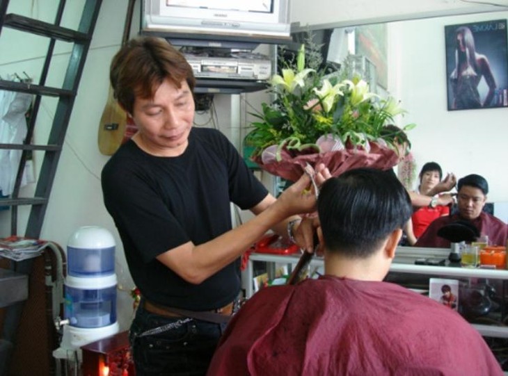 Посёлок парикмахеров в центре Ханоя - ảnh 2