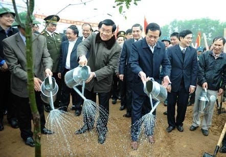 Президент СРВ Чыонг Тан Шанг принял участие в празднике посадки деревьев - ảnh 1