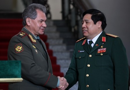 Министр обороны России находится во Вьетнаме с официальным визитом - ảnh 1