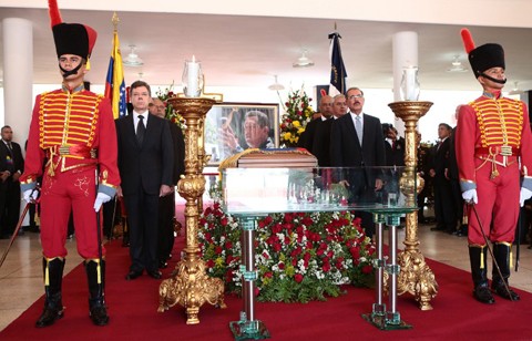 Официальная церемония прощания с президентом Венесуэлы Уго Чавесом - ảnh 1