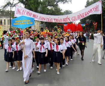 Во Вьетнаме открылся «Год вьетнамской семьи 2013» - ảnh 2
