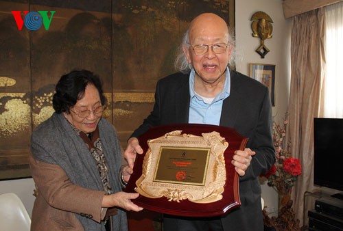 Историки Вьетнама и Франции получили премии имени Фан Тяу Чиня - ảnh 1