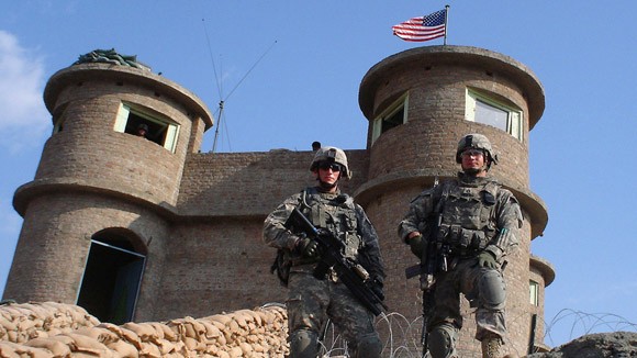 США достигли договоренности с Афганистаном о передаче контроля над спецтюрьмой - ảnh 1