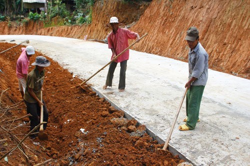 Достижение консенсуса населения в строительстве новой деревни в провинции Биньдинь - ảnh 3