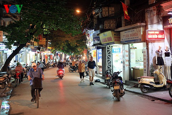 Тихая ночь в старом городском квартале Ханоя - ảnh 6