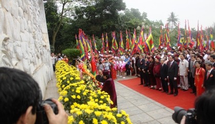 Во Вьетнаме отмечается День поминовения королей Хунгов - ảnh 1