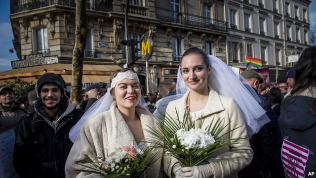Франция легализовала однополые браки - ảnh 1