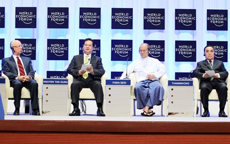 Премьер-министр СРВ Нгуен Тан Зунг завершил участие в саммите ВЭФ-2013 - ảnh 1