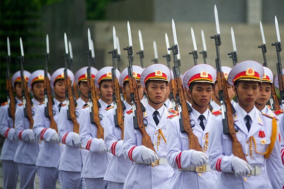 Церемония поднятия флага в Ханое одновременно с той же на Чыонгша - ảnh 2