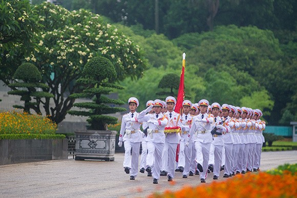 Церемония поднятия флага в Ханое одновременно с той же на Чыонгша - ảnh 7