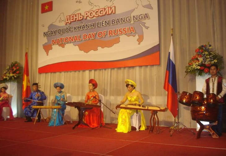Во Вьетнаме празднуется День России - ảnh 7