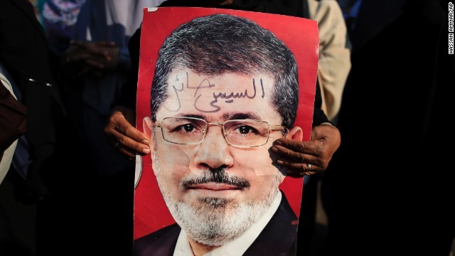 В Египте проводится расследование убийства экс-президентом Мурси демонстрантов - ảnh 1