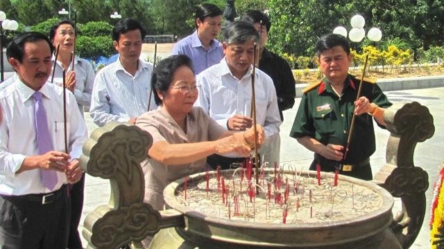Вице-президент СРВ Нгуен Тхи Зоан совершила рабочую поездку в провинцию Куангчи - ảnh 1