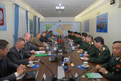 Министр обороны Вьетнама завершил визит в Польшу - ảnh 1