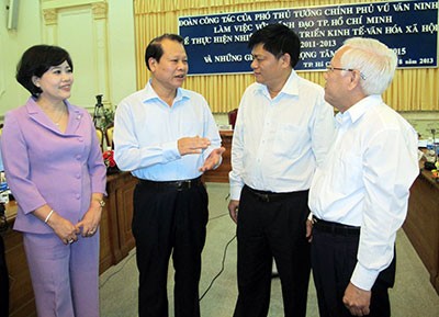 Вице-премьер Ву Ван Нинь провел рабочую встречу с руководителями г.Хошимина - ảnh 1