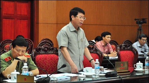Члены ПК НС СРВ обсуждают законопроект о въезде, выезде и проживании иностранцев во Вьетнаме - ảnh 1