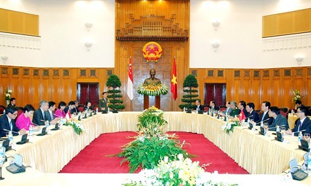 Во Вьетнаме с официальным визитом находится премьер-министр Сингапура - ảnh 4