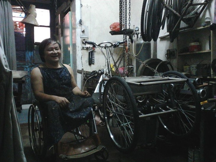 Жизненная энергия и добрая душа талантливого директора-изготовителя инвалидных колясок - ảnh 3