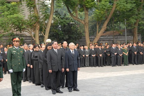 Руководители Вьетнама прощаются с генералом армии Во Нгуен Зяпом - ảnh 1