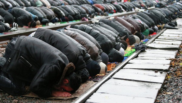 Мусульмане всего мира отмечают Праздник жертвоприношения - ảnh 1