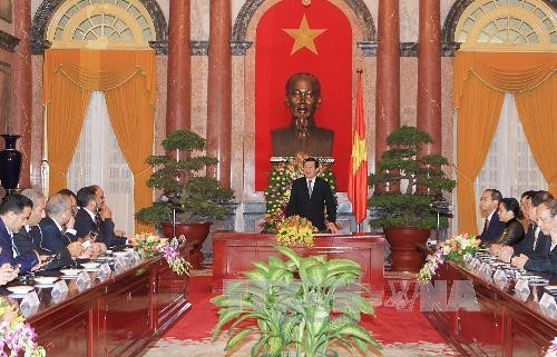 Президент СРВ принял участников форума Вьетнама и стран Ближнего Востока и Северной Африки - ảnh 1