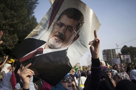 Египет: судебный процесс над Мурси отложен до начала 2014 г. - ảnh 1
