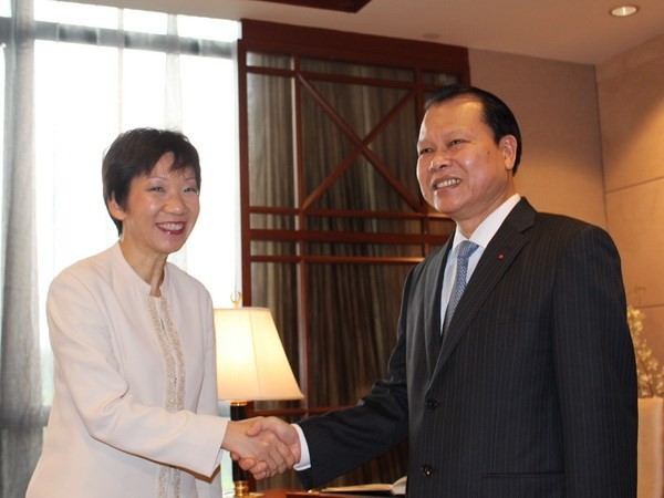 В Сингапуре с визитом находится вице-премьер СРВ Ву Ван Нинь - ảnh 1