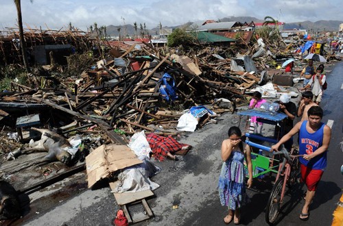 Руководители СРВ направили телеграммы соболезнования в связи с последствиями тайфуна на Филиппинах - ảnh 1