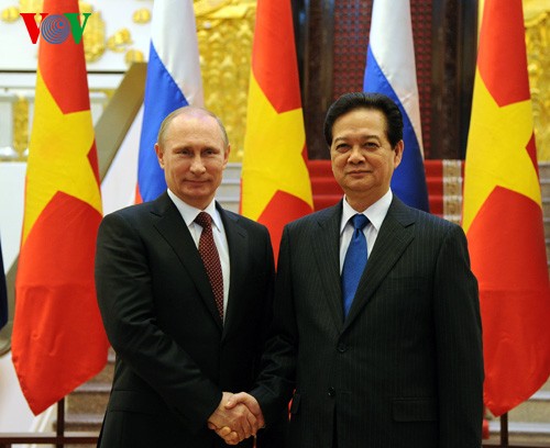В Ханое состоялись переговоры между президентами Вьетнама и России - ảnh 3