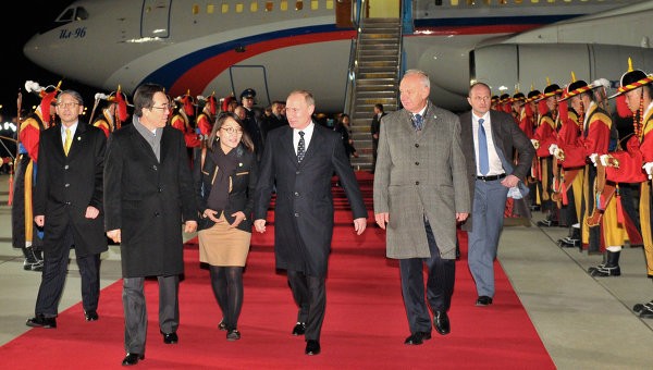 Президент РФ совершает визит в Южную Корею для активизации экономического сотрудничества - ảnh 1