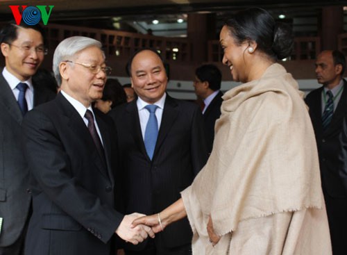 Глава Компартии Вьетнама встретился со спикером Нижней палаты индийского парламента - ảnh 1
