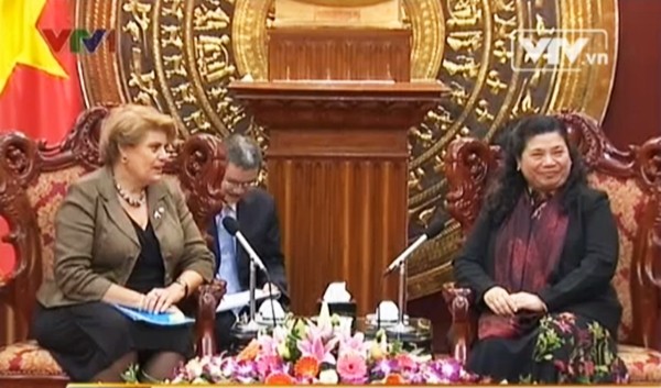 Вице-спикер Парламента СРВ приняла главу представительства ЮНИСЕФ во Вьетнаме - ảnh 1