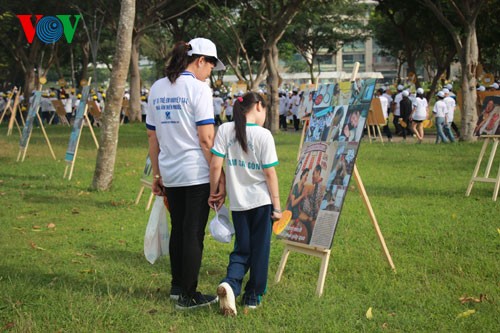 Участие президента СРВ в марше за детей-инвалидов - ảnh 9