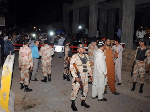 В результате вспышки насилия в Пакистане погибло не менее 13 человек - ảnh 1