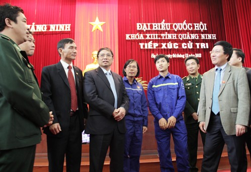 Руководители Вьетнама встретились с избирателями страны - ảnh 2