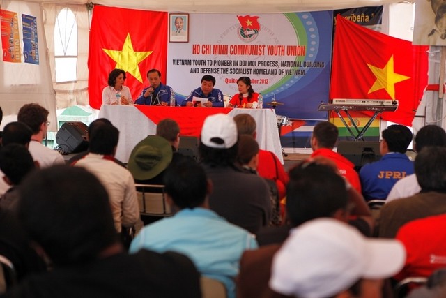 Вьетнам принимает участие в 18-м всемирном фестивале молодёжи и студентов - ảnh 2