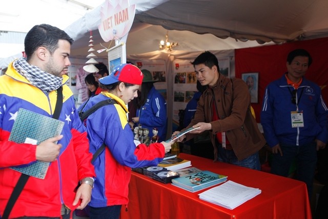 Вьетнам принимает участие в 18-м всемирном фестивале молодёжи и студентов - ảnh 5