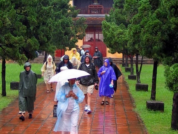 Около 3500 иностранных туристов посетили Хюэ в первый день нового года - ảnh 1