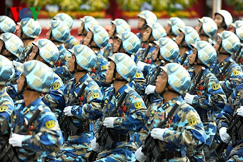 Военный парад в честь 40-летия cо Дня воссоединения Вьетнама - ảnh 8
