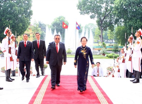 Вьетнам и Лаос укрепляют традиционную дружбу, особую солидарность и сотрудничество - ảnh 1
